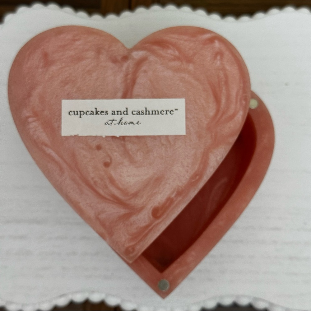 New-Cupcakes and Cashmere Heart-Shaped Magnetic Jewelry Box in a Shimmery Pink